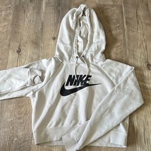 Cropped NIKE sweatshirt
